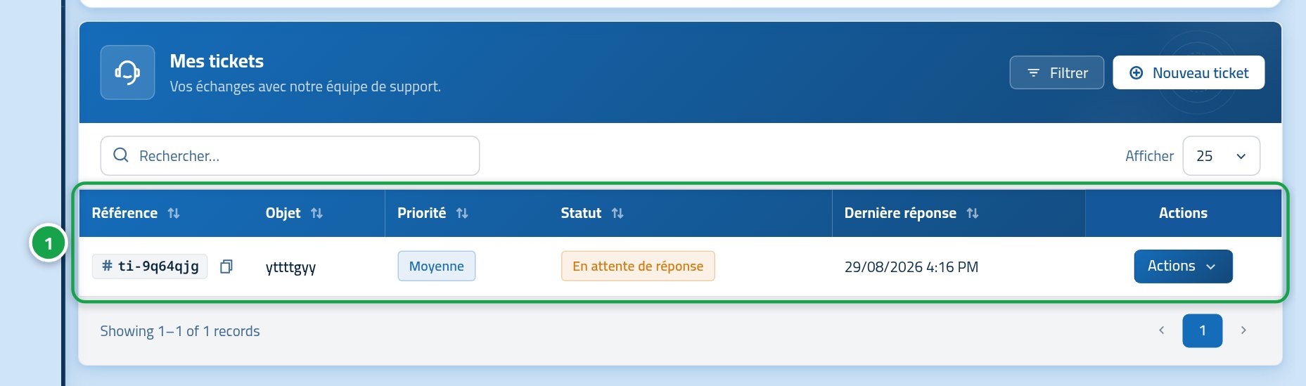 La liste des tickets, avec le ticket qui vient d'être créé en haut repéré par le 1, sa référence repérée par le 2 et son statut ouvert repéré par le 3.